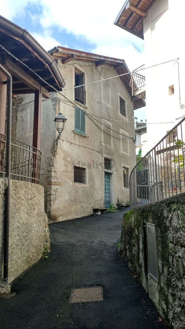 casa indipendente in vendita a Cerano d'Intelvi