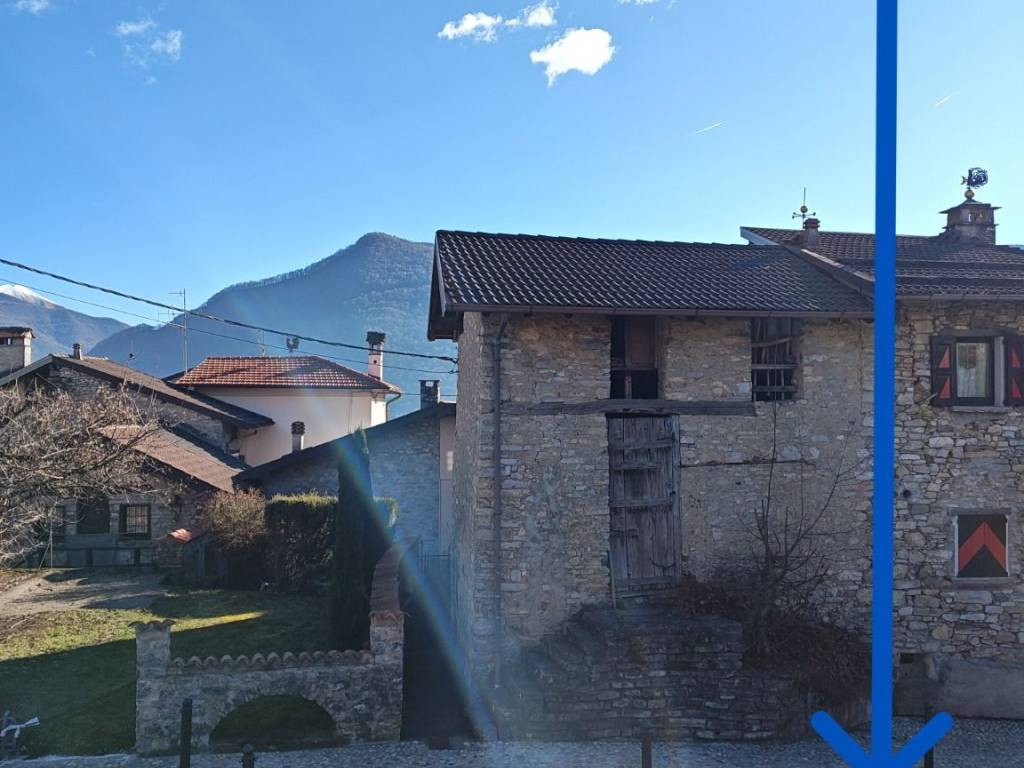 casa indipendente in vendita a Cerano d'Intelvi