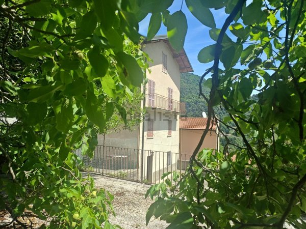 casa indipendente in vendita a Cerano d'Intelvi