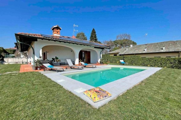 casa indipendente in vendita a Cermenate