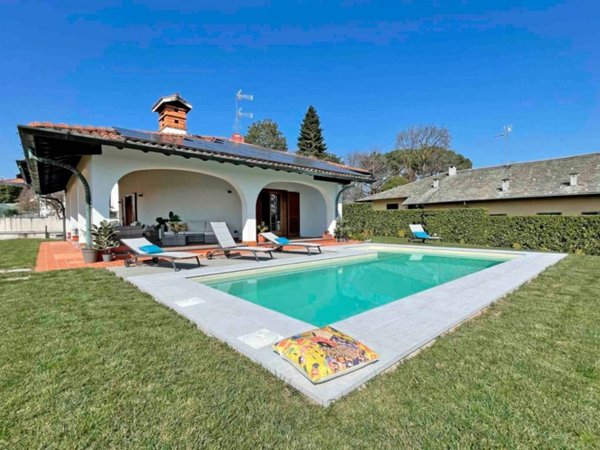 casa indipendente in vendita a Cermenate