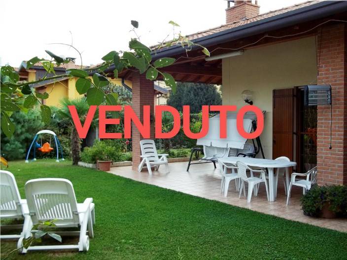 casa indipendente in vendita a Cermenate
