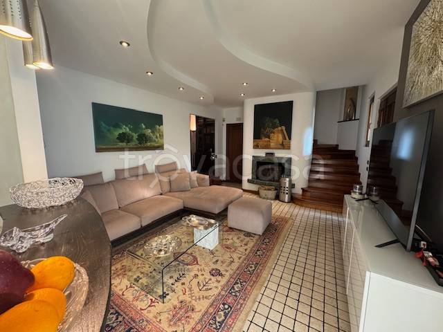 casa indipendente in vendita a Cermenate