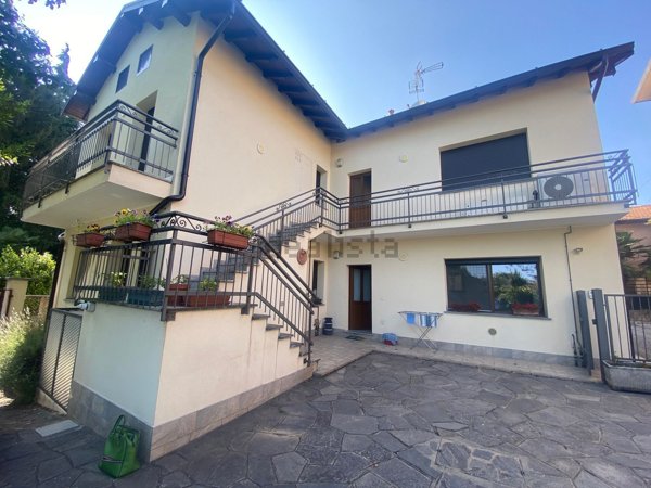 casa indipendente in vendita a Cermenate