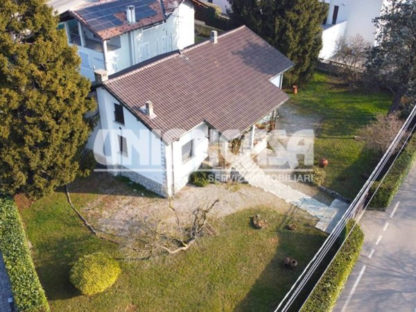 casa indipendente in vendita a Cermenate