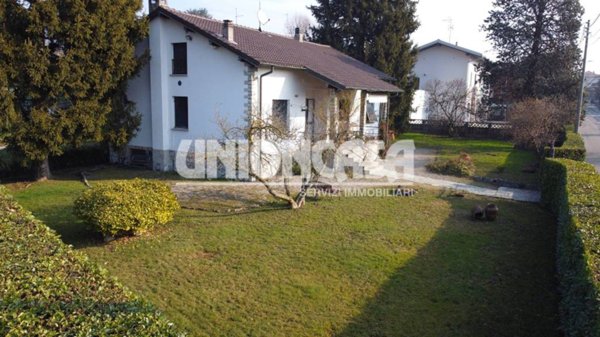 casa indipendente in vendita a Cermenate