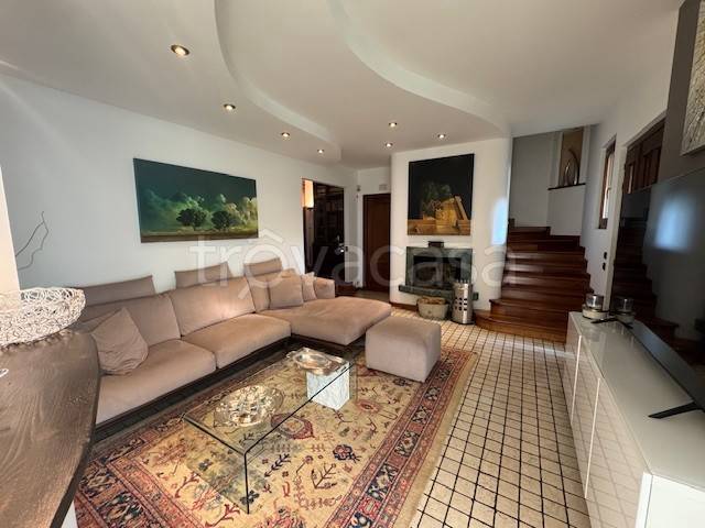 casa indipendente in vendita a Cermenate
