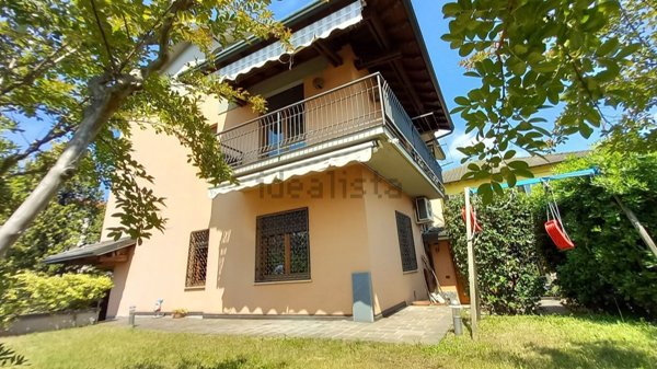 casa indipendente in vendita a Cermenate