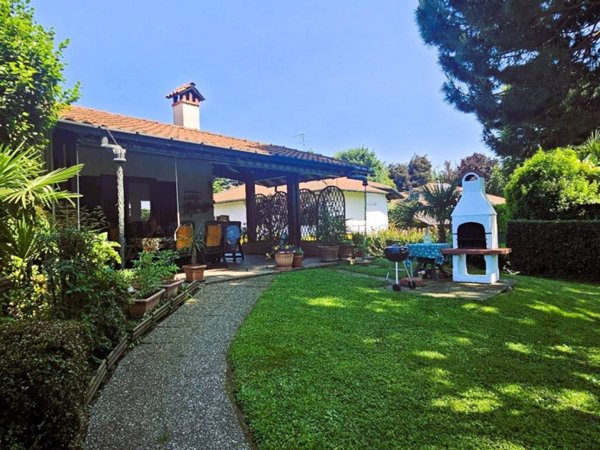 casa indipendente in vendita a Cermenate