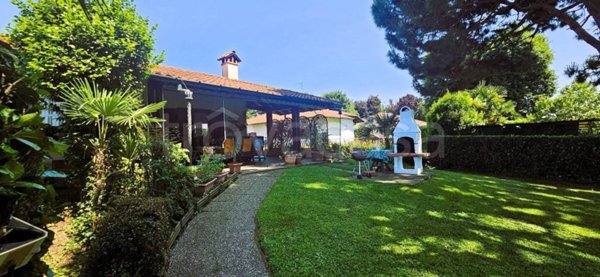casa indipendente in vendita a Cermenate in zona Cascina Lavezzari