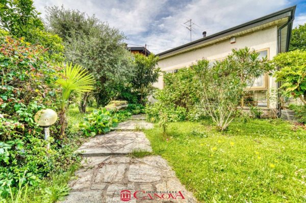 casa indipendente in vendita a Cermenate