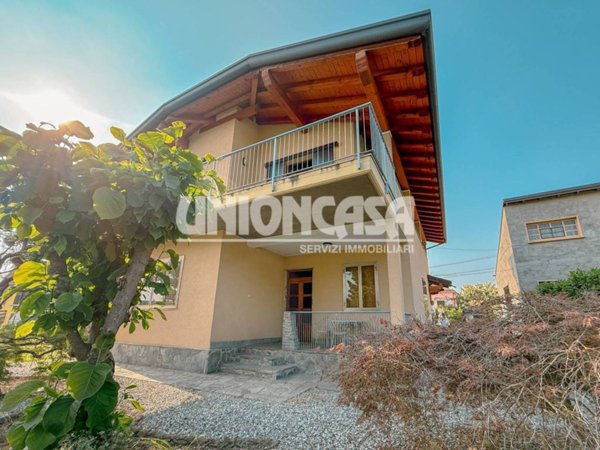 casa indipendente in vendita a Cermenate