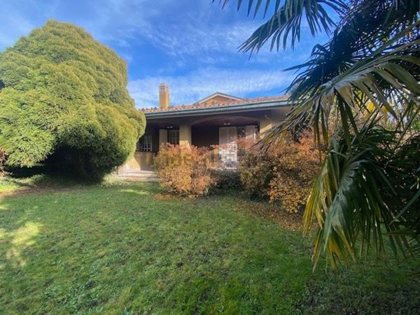 casa indipendente in vendita a Cermenate