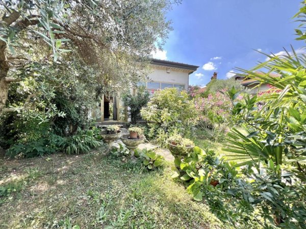 casa indipendente in vendita a Cermenate