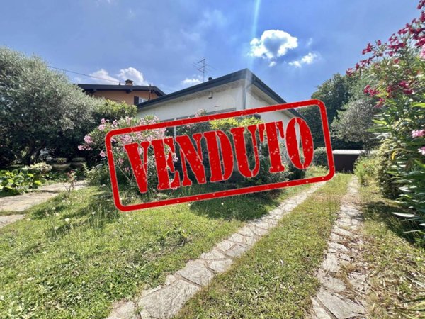 casa indipendente in vendita a Cermenate