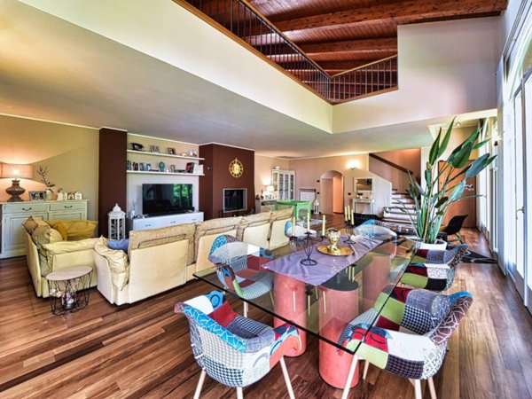 casa indipendente in vendita a Cermenate