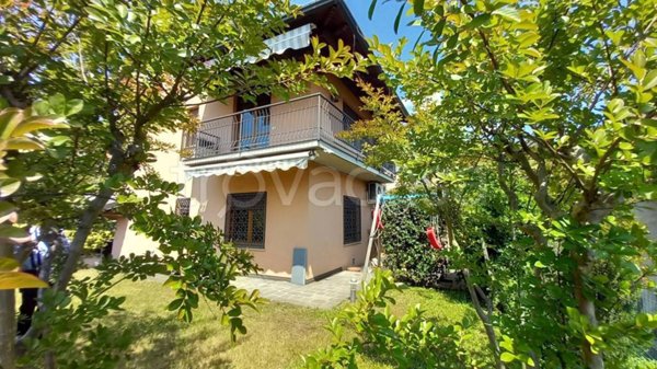 casa indipendente in vendita a Cermenate