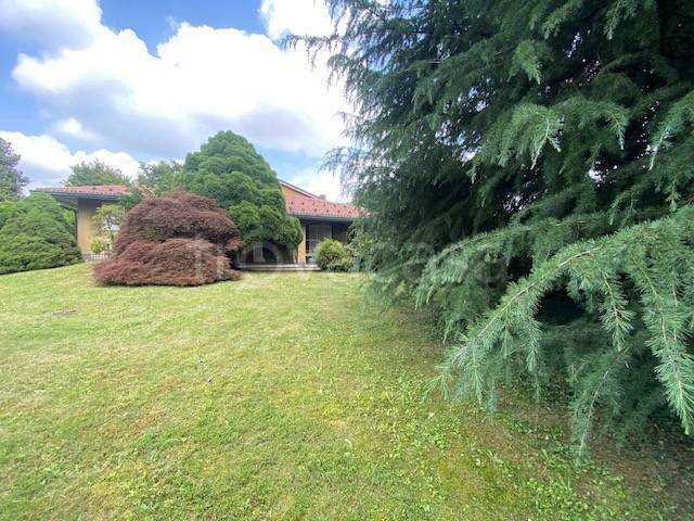 casa indipendente in vendita a Cermenate