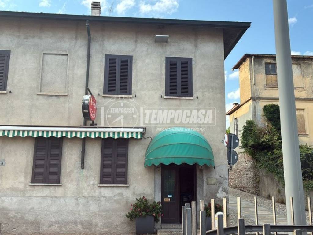 negozio in vendita a Cermenate