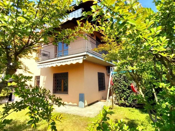casa indipendente in vendita a Cermenate