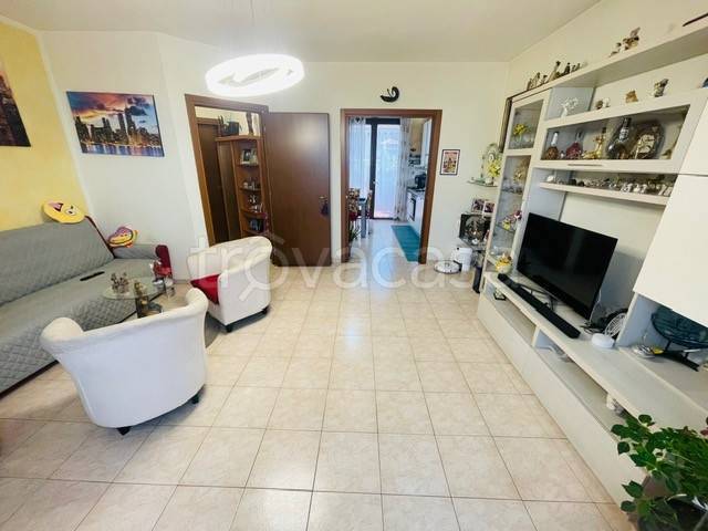 appartamento in vendita a Cermenate in zona Cascina Lavezzari