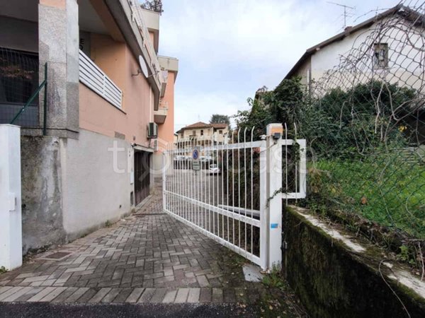 negozio in vendita a Cermenate in zona Asnago