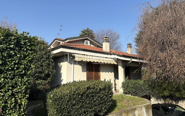 casa indipendente in vendita a Cermenate