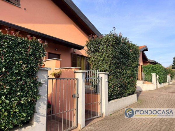 casa indipendente in vendita a Cermenate