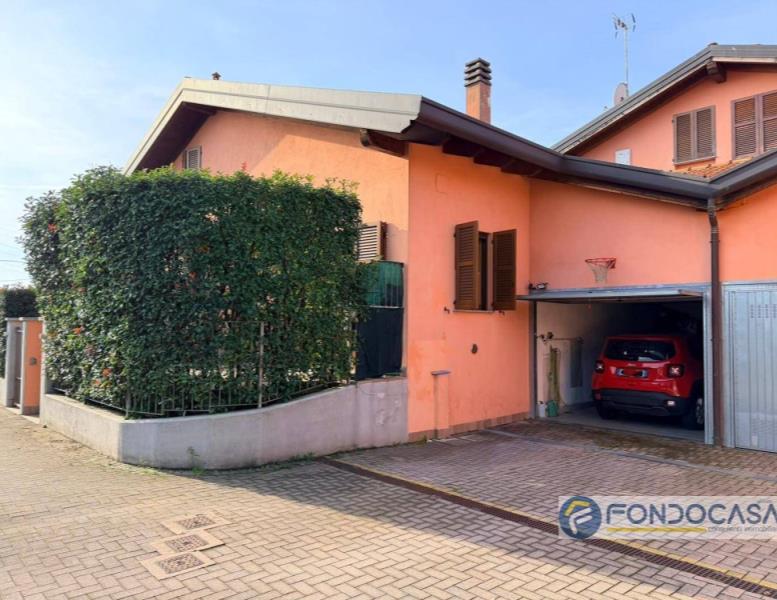 casa indipendente in vendita a Cermenate