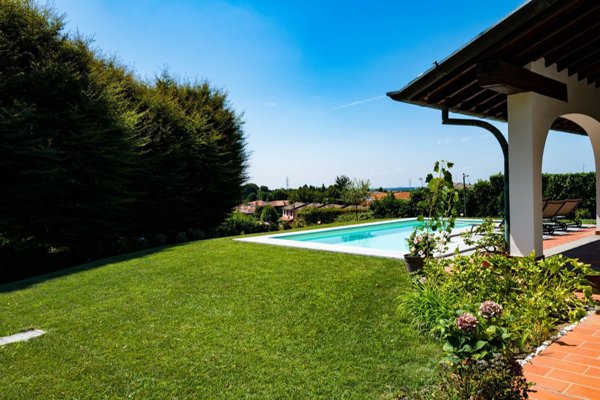 casa indipendente in vendita a Cermenate