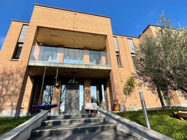 casa indipendente in vendita a Cermenate