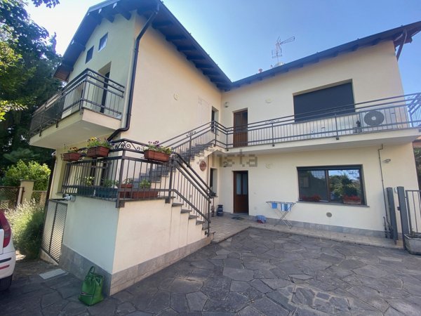 casa indipendente in vendita a Cermenate