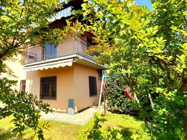 casa indipendente in vendita a Cermenate