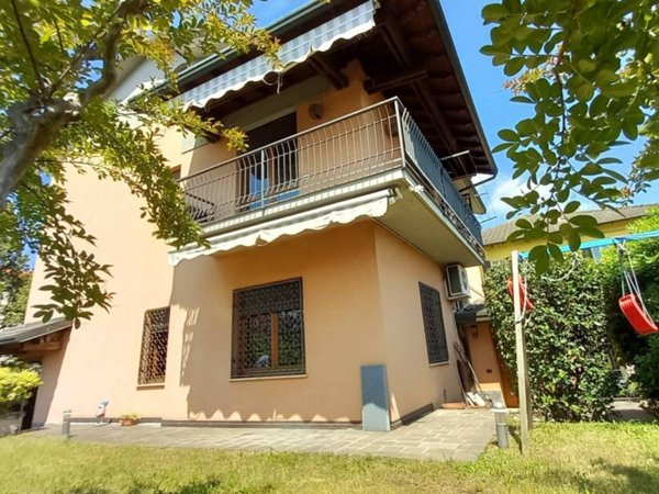 casa indipendente in vendita a Cermenate