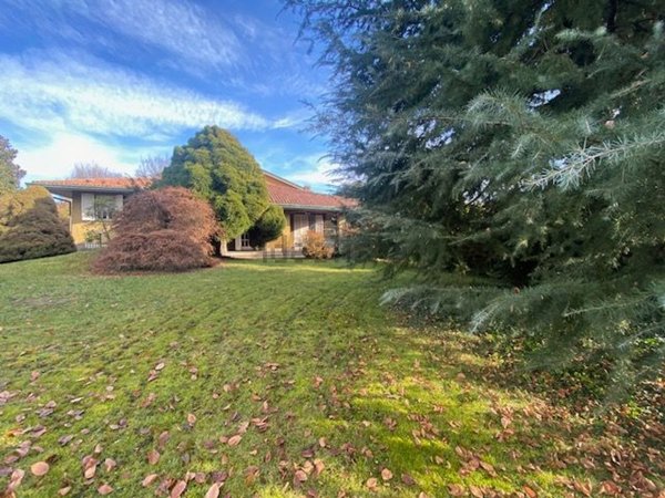 casa indipendente in vendita a Cermenate