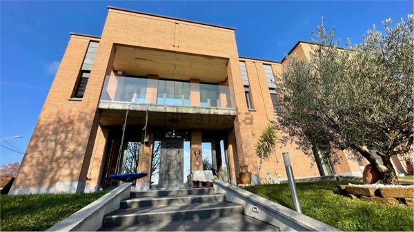 casa indipendente in vendita a Cermenate