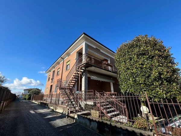 appartamento in vendita a Cermenate in zona Cascina Lavezzari