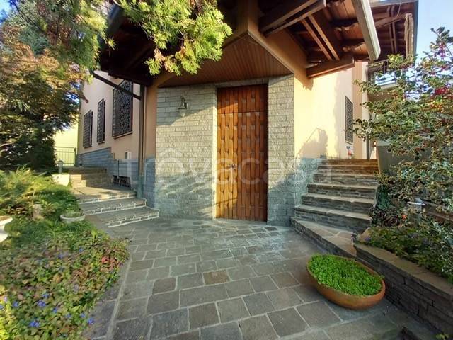 casa indipendente in vendita a Cermenate