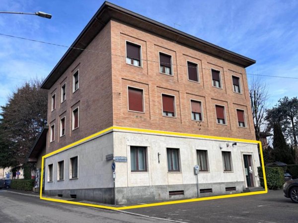 negozio in vendita a Cermenate