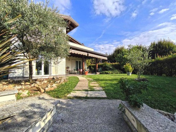 casa indipendente in vendita a Cermenate in zona Asnago
