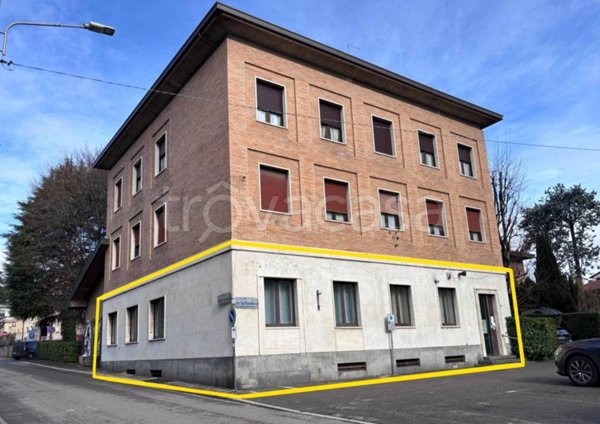 negozio in vendita a Cermenate