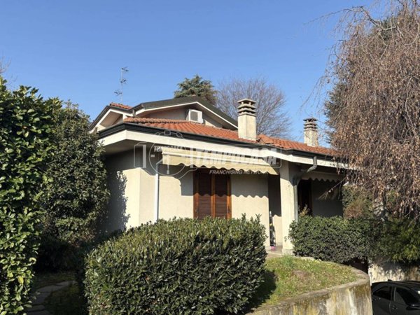 casa indipendente in vendita a Cermenate