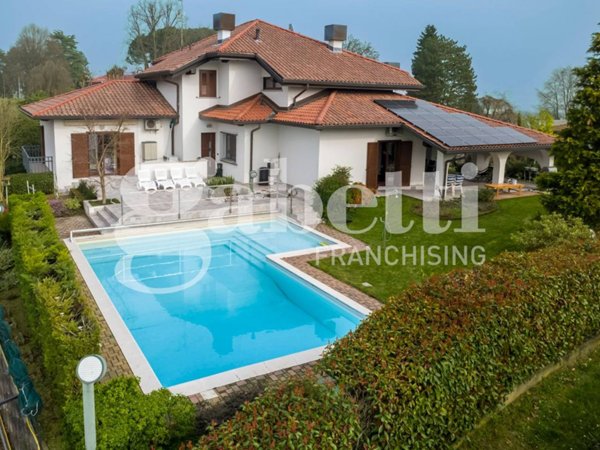 casa indipendente in vendita a Cermenate