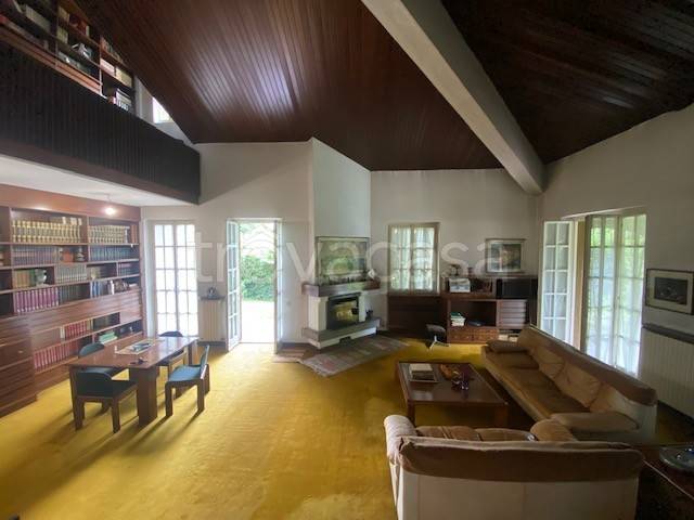 casa indipendente in vendita a Cermenate