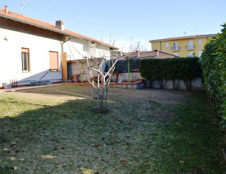 casa indipendente in vendita a Cermenate
