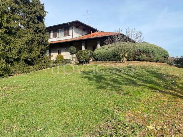 appartamento in vendita a Cermenate