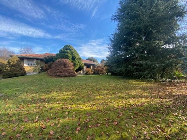 casa indipendente in vendita a Cermenate