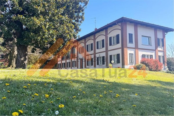 casa indipendente in vendita a Cermenate