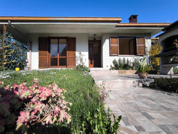 casa indipendente in vendita a Cermenate in zona Asnago