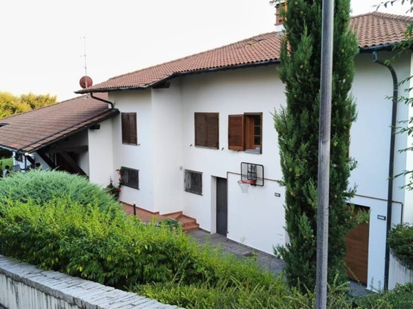 casa indipendente in vendita a Cermenate